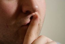 Cleaning Worker is Fired Because She Spoke Polish at Lunch